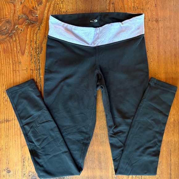 3/$15 Champion Reversible Leggings, Long, Black and Purple Size Small - Picture 1 of 9